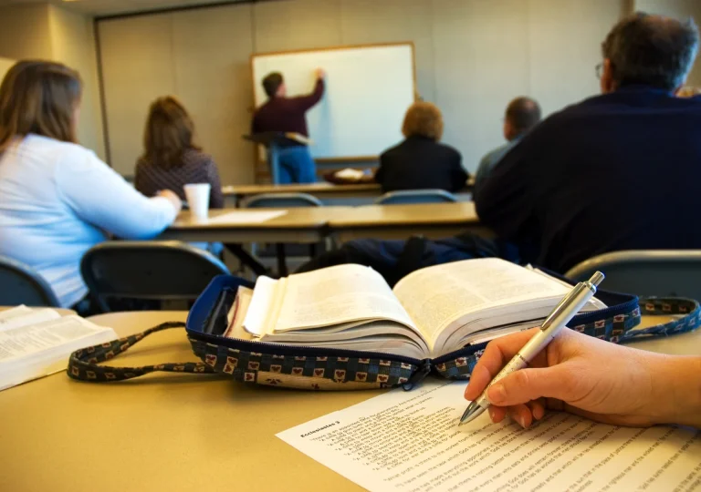 Lee más sobre el artículo BACHILLER EN TEOLOGÍA